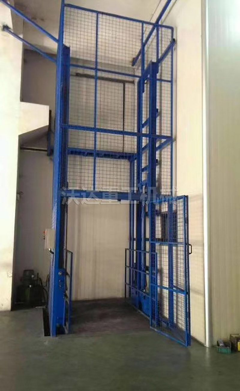 導軌式升降平臺